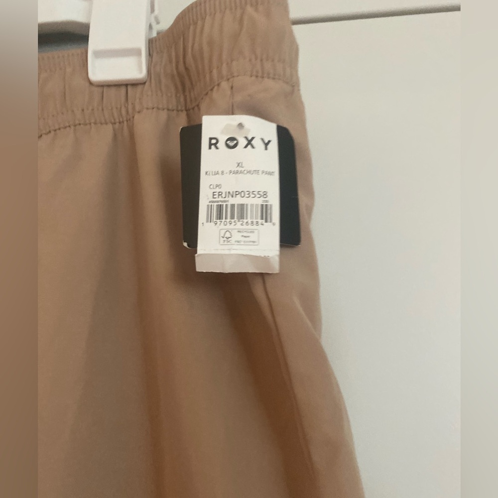 ๐NEW๐ Roxy Cargo Pants - Picture 5 of 6